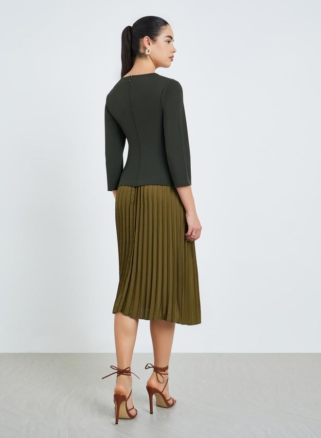 ستايلي فستان ميدي بطيات قصة واسعة - Image 4